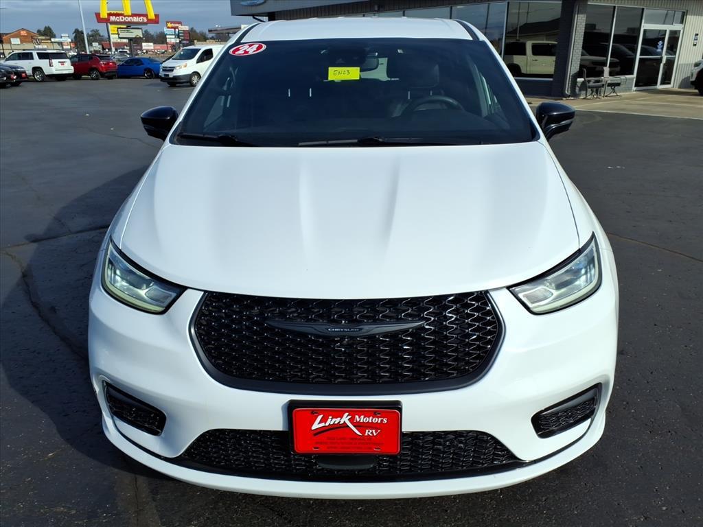 used 2024 Chrysler Pacifica Hybrid car, priced at $29,995