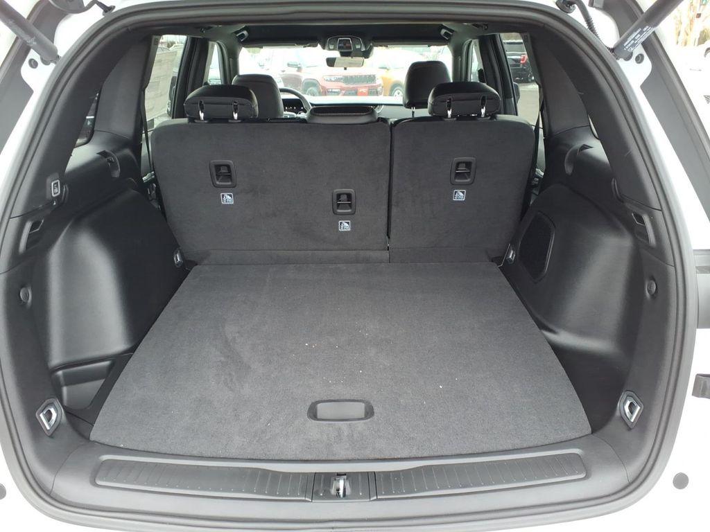 new 2026 Jeep Grand Cherokee car, priced at $46,686