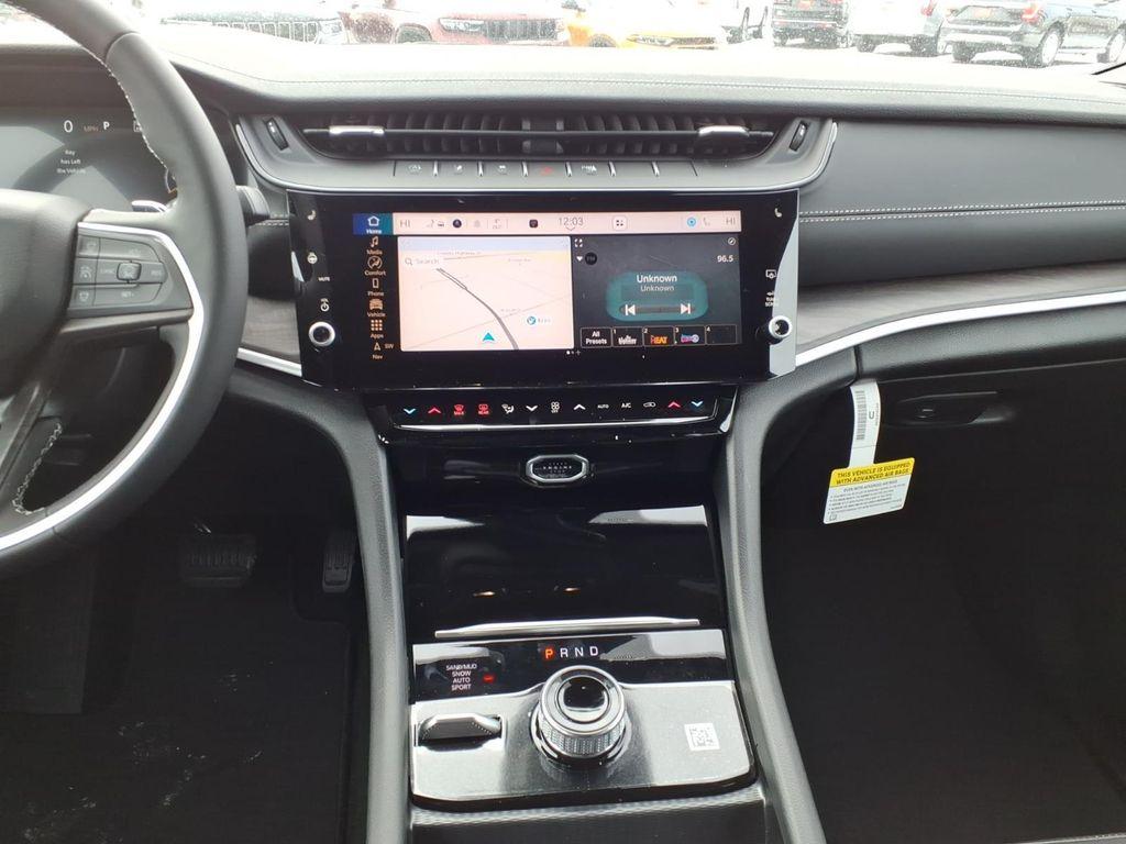 new 2026 Jeep Grand Cherokee car, priced at $47,185