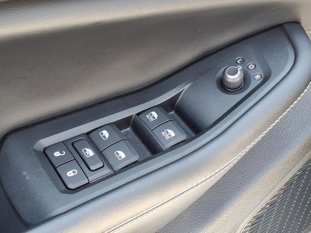 used 2023 Jeep Grand Cherokee car, priced at $31,900