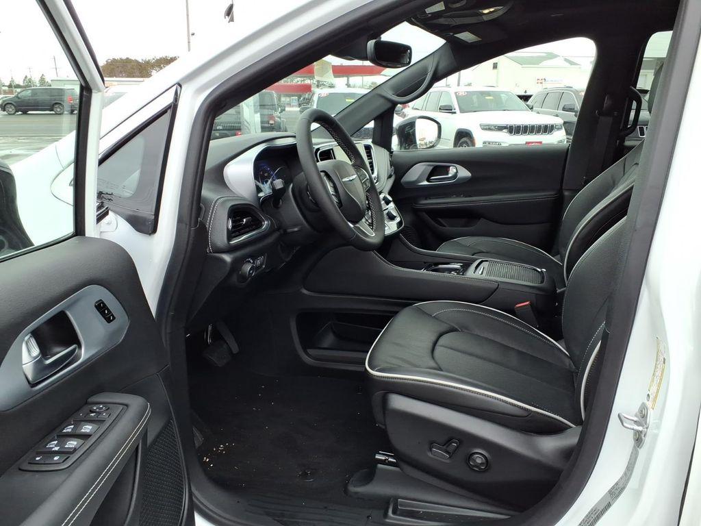 new 2026 Chrysler Pacifica car, priced at $52,142