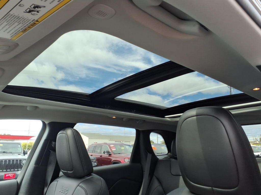 used 2022 Jeep Cherokee car, priced at $27,337