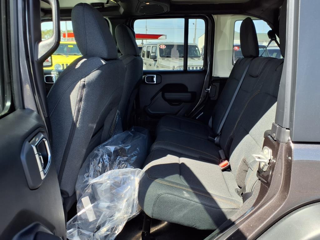 new 2025 Jeep Wrangler car, priced at $45,579