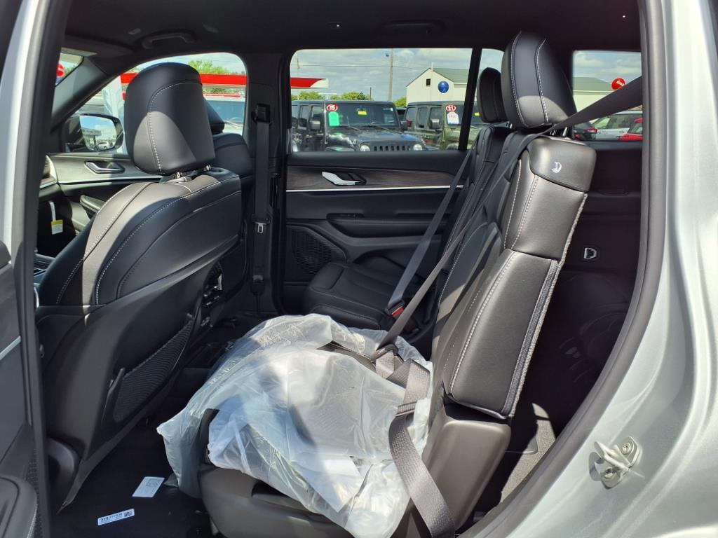 new 2025 Jeep Grand Cherokee L car, priced at $45,960