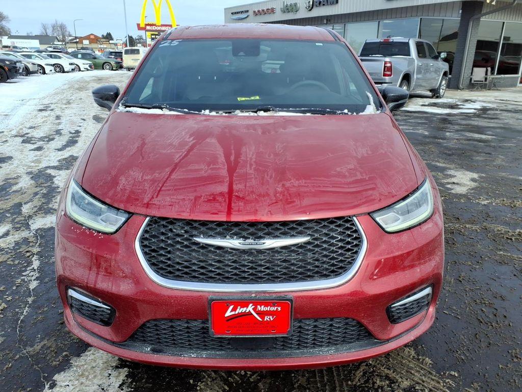 used 2025 Chrysler Pacifica car, priced at $31,900