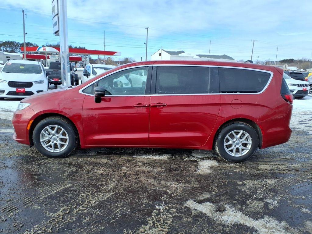 used 2025 Chrysler Pacifica car, priced at $31,900