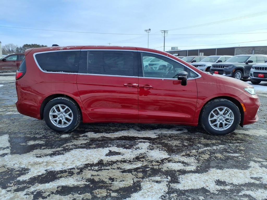 used 2025 Chrysler Pacifica car, priced at $31,900