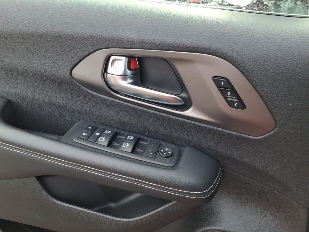 used 2025 Chrysler Pacifica car, priced at $31,900