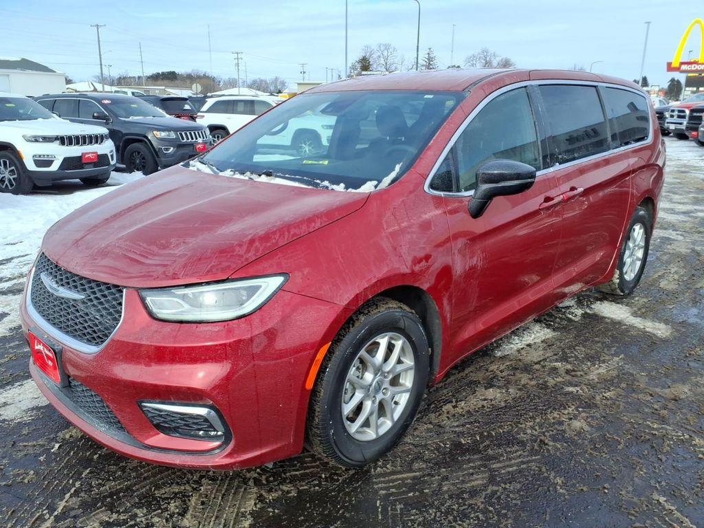 used 2025 Chrysler Pacifica car, priced at $31,900