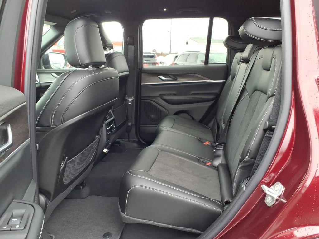 new 2026 Jeep Grand Cherokee car, priced at $46,289