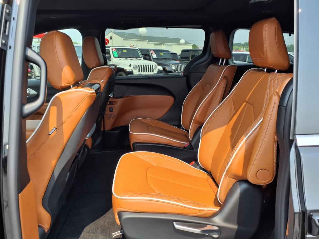 new 2025 Chrysler Pacifica car, priced at $53,744