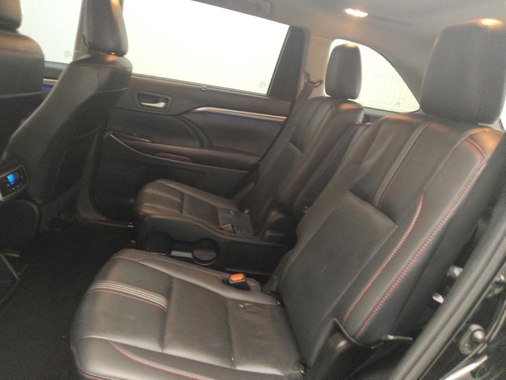 used 2019 Toyota Highlander car, priced at $27,695