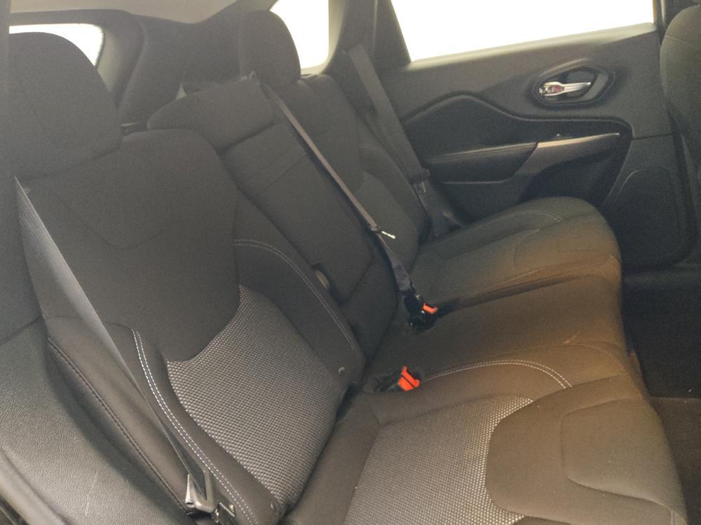 used 2019 Jeep Cherokee car, priced at $16,795