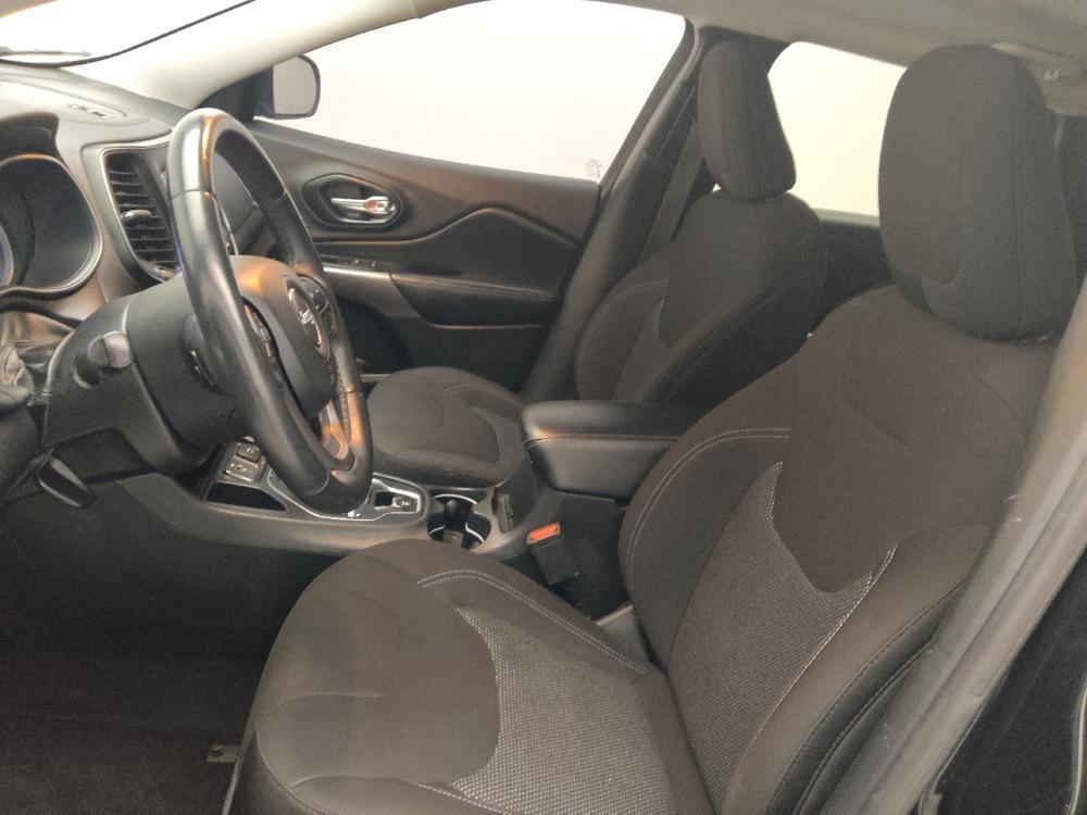 used 2019 Jeep Cherokee car, priced at $16,795