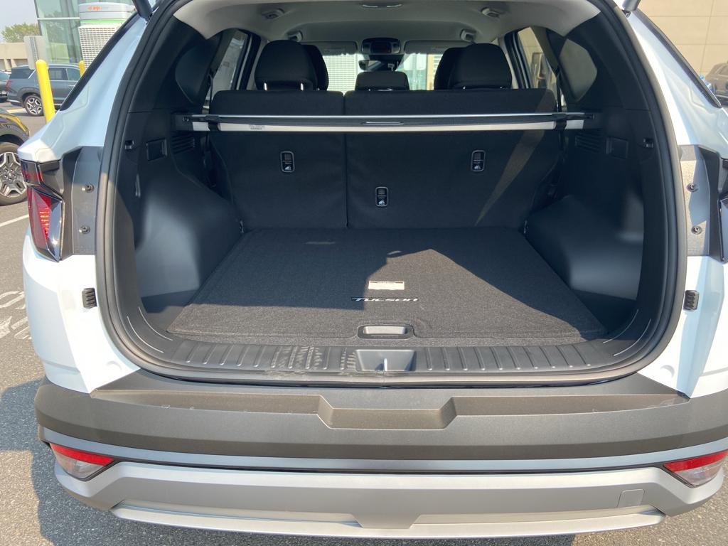 new 2026 Hyundai TUCSON Hybrid car, priced at $37,050