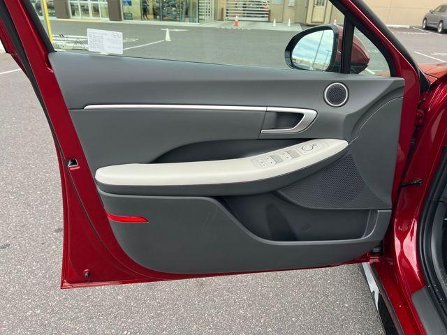 used 2025 Hyundai Sonata Hybrid car, priced at $28,409