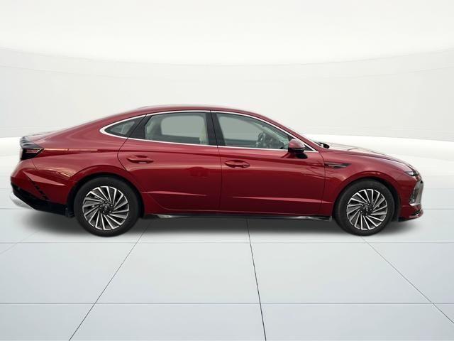 used 2025 Hyundai Sonata Hybrid car, priced at $28,409