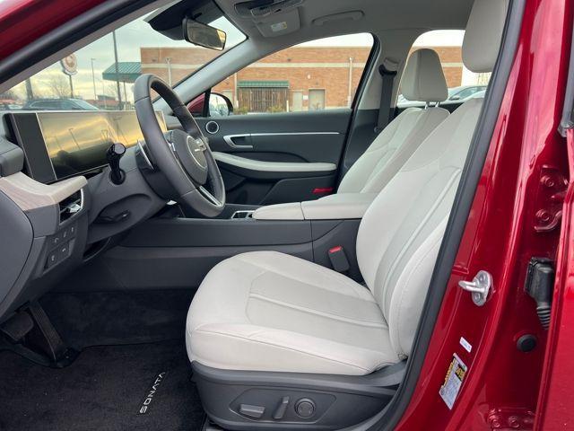 used 2025 Hyundai Sonata Hybrid car, priced at $28,409