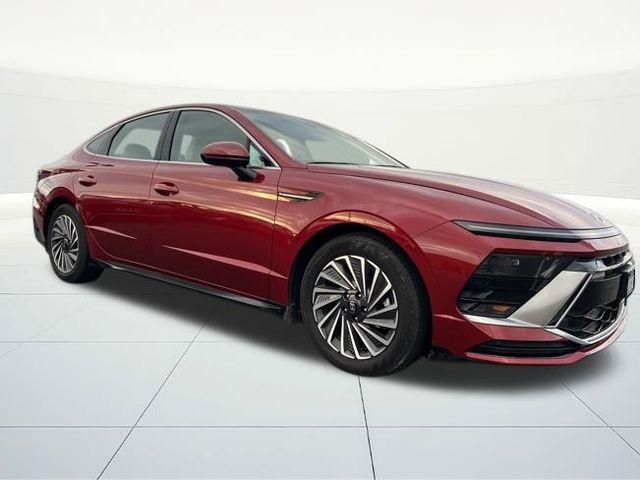 used 2025 Hyundai Sonata Hybrid car, priced at $28,409