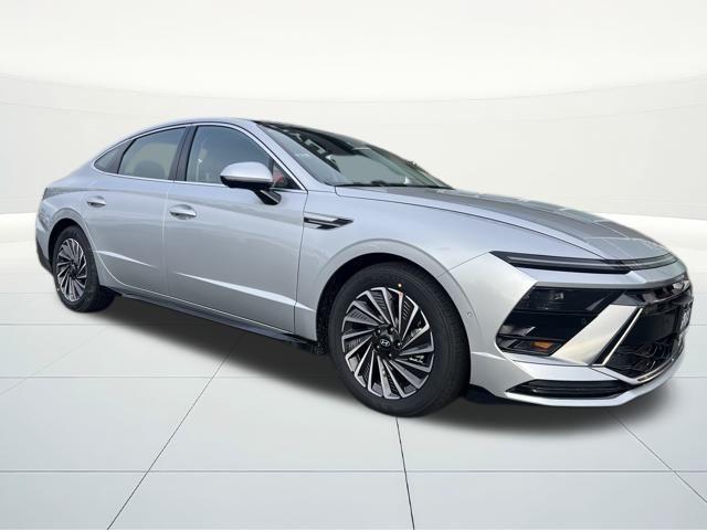 new 2026 Hyundai Sonata Hybrid car, priced at $39,820