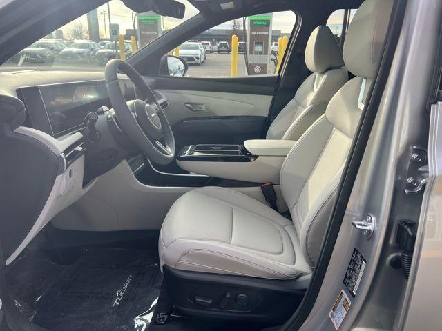 new 2026 Hyundai TUCSON Hybrid car, priced at $43,005