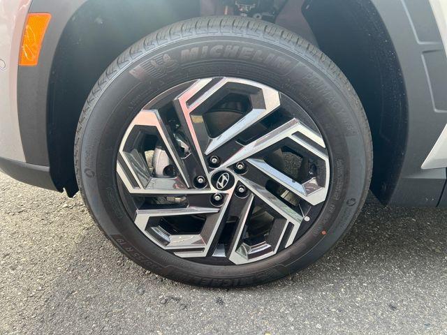 new 2026 Hyundai TUCSON Hybrid car, priced at $43,005