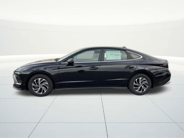 new 2026 Hyundai Sonata Hybrid car, priced at $30,405