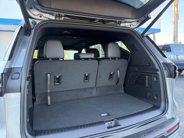 new 2026 Chevrolet Traverse car, priced at $50,426