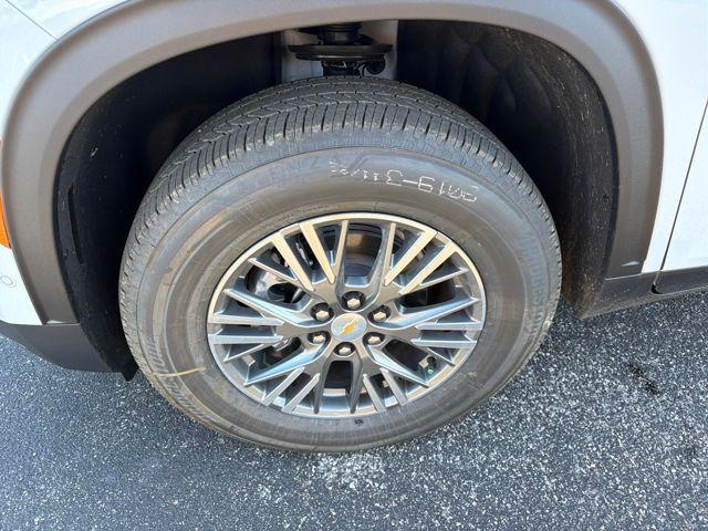 new 2026 Chevrolet Traverse car, priced at $41,921