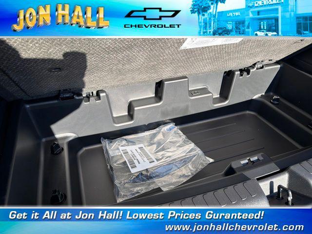 new 2026 Chevrolet Traverse car, priced at $43,421