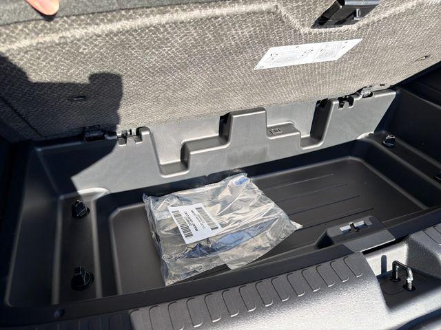 new 2026 Chevrolet Traverse car, priced at $41,921