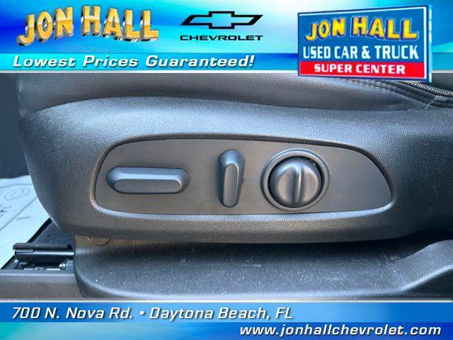 used 2023 Chevrolet Traverse car, priced at $36,978