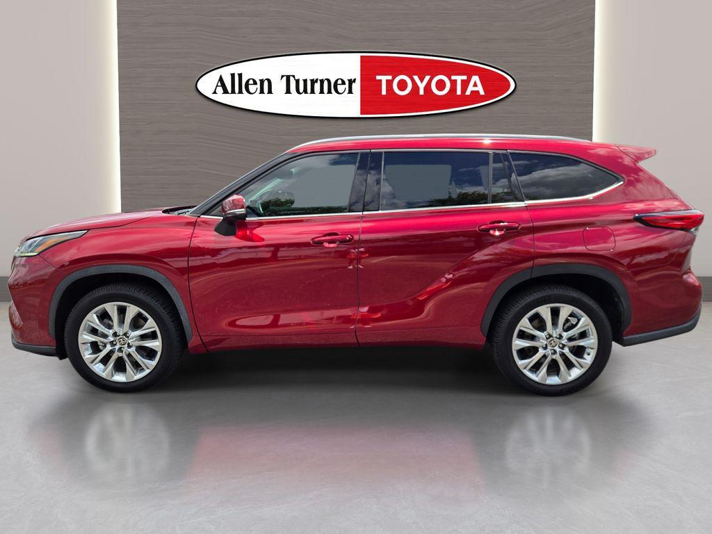 used 2023 Toyota Highlander car, priced at $38,775