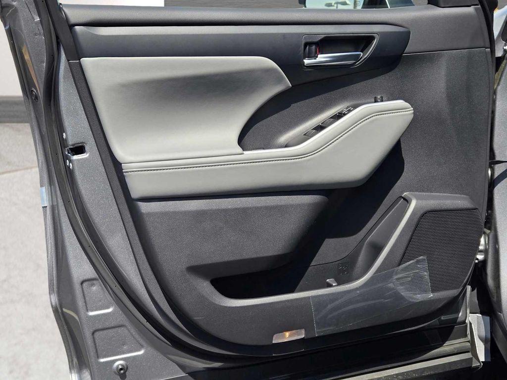 new 2026 Toyota Highlander car, priced at $47,804