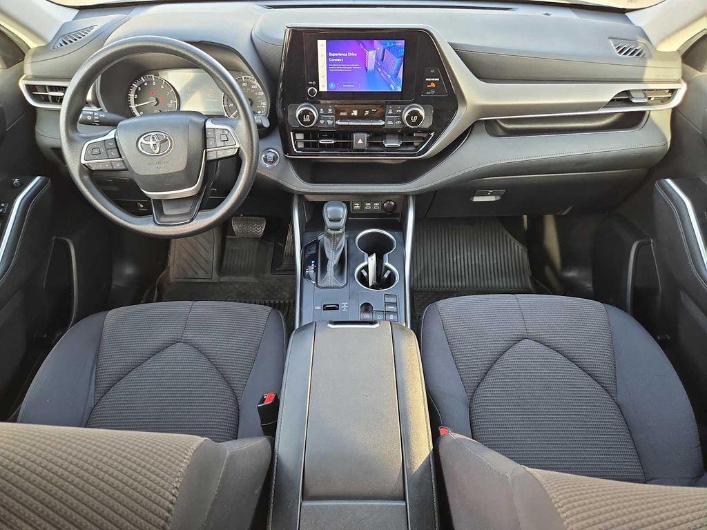 used 2023 Toyota Highlander car, priced at $31,285