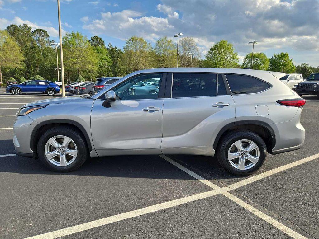used 2023 Toyota Highlander car, priced at $31,285