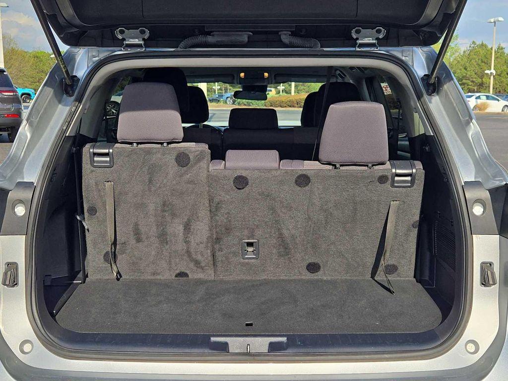 used 2023 Toyota Highlander car, priced at $31,285