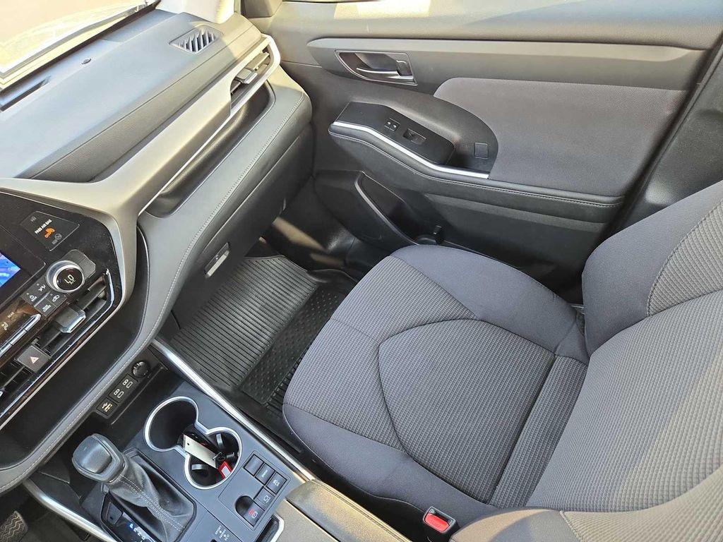 used 2023 Toyota Highlander car, priced at $31,285