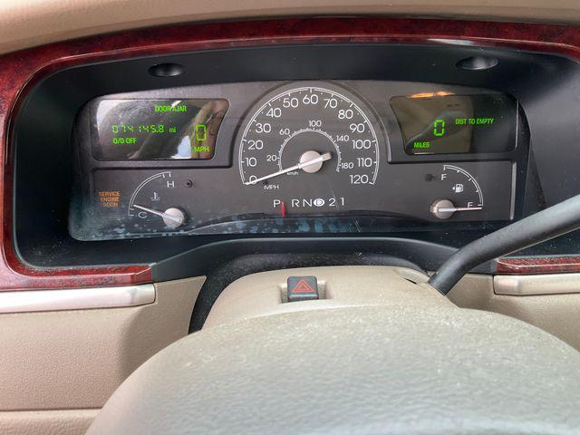 used 2003 Lincoln Town Car car, priced at $6,839