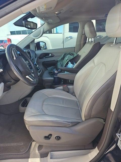 used 2017 Chrysler Pacifica car, priced at $10,400