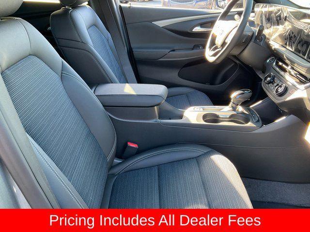 new 2025 Buick Envista car, priced at $25,070