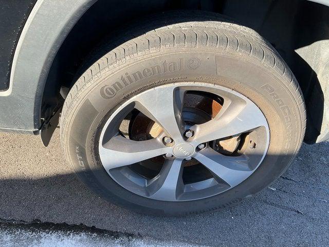 used 2019 Jeep Cherokee car, priced at $15,082