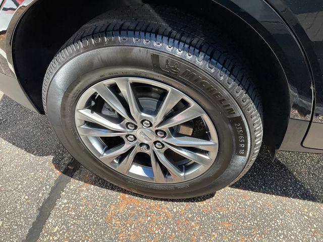 used 2022 Cadillac XT5 car, priced at $25,406