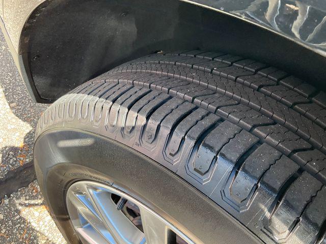 used 2022 Cadillac XT5 car, priced at $25,406