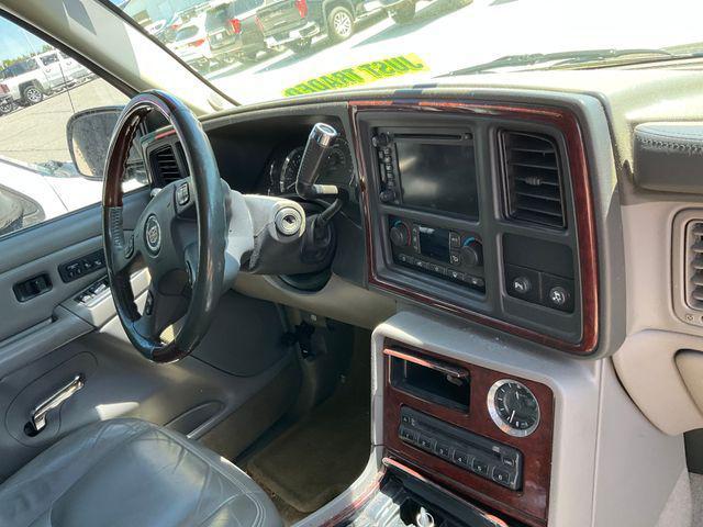 used 2005 Cadillac Escalade car, priced at $8,999