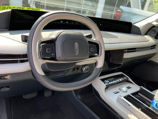 used 2025 Lincoln Navigator car, priced at $87,290