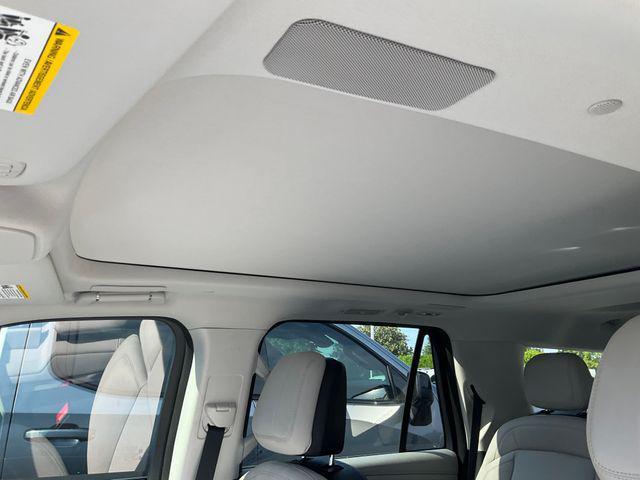 used 2025 Lincoln Navigator car, priced at $87,290