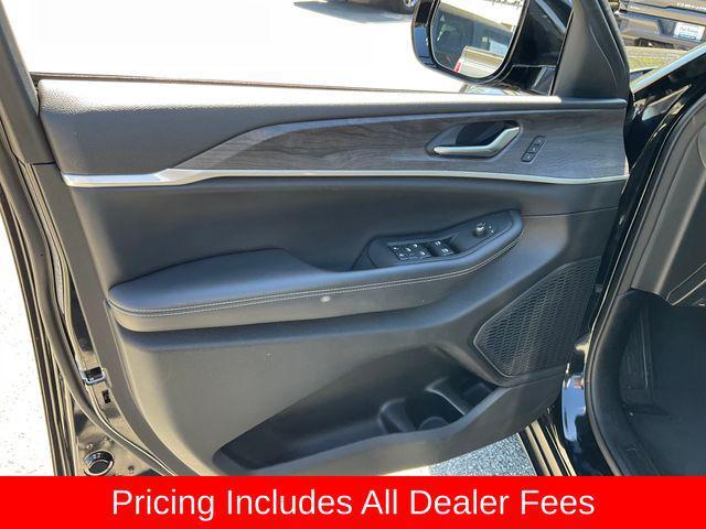 used 2023 Jeep Grand Cherokee car, priced at $28,998