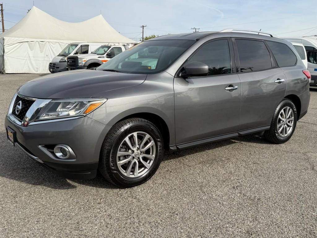 used 2015 Nissan Pathfinder car, priced at $9,999