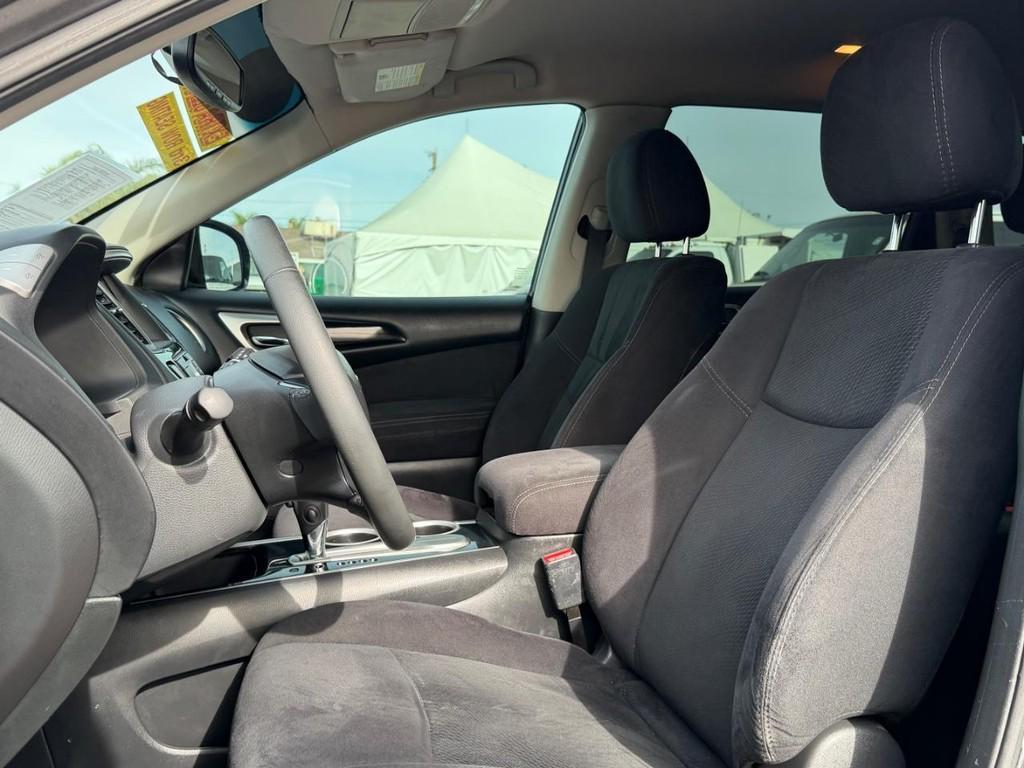 used 2015 Nissan Pathfinder car, priced at $9,999